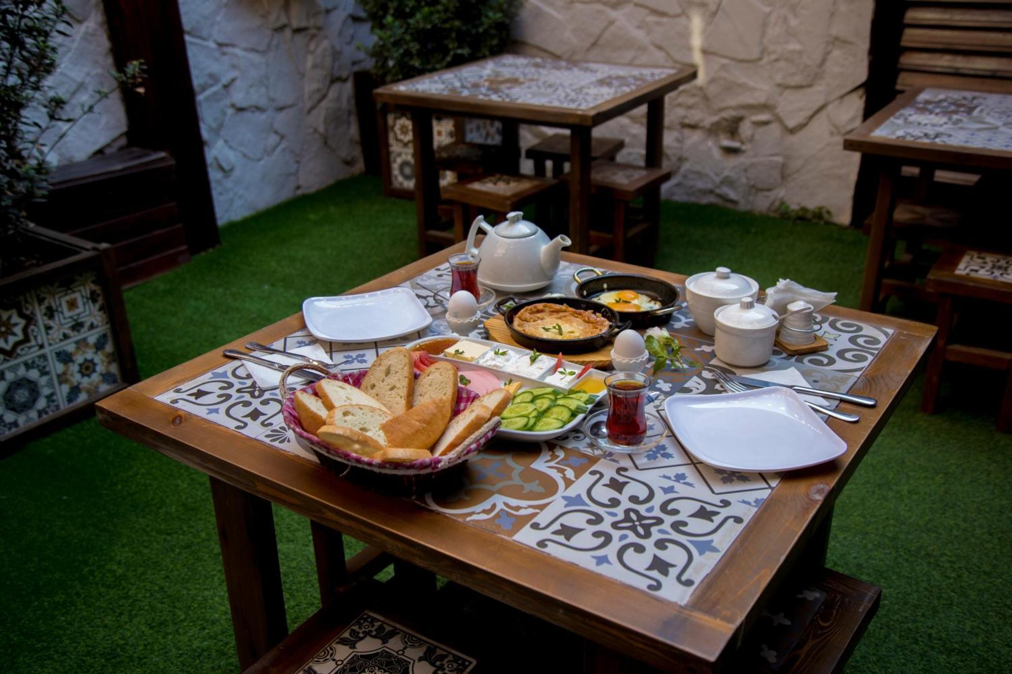 Castello Inn Baku Ngoại thất bức ảnh