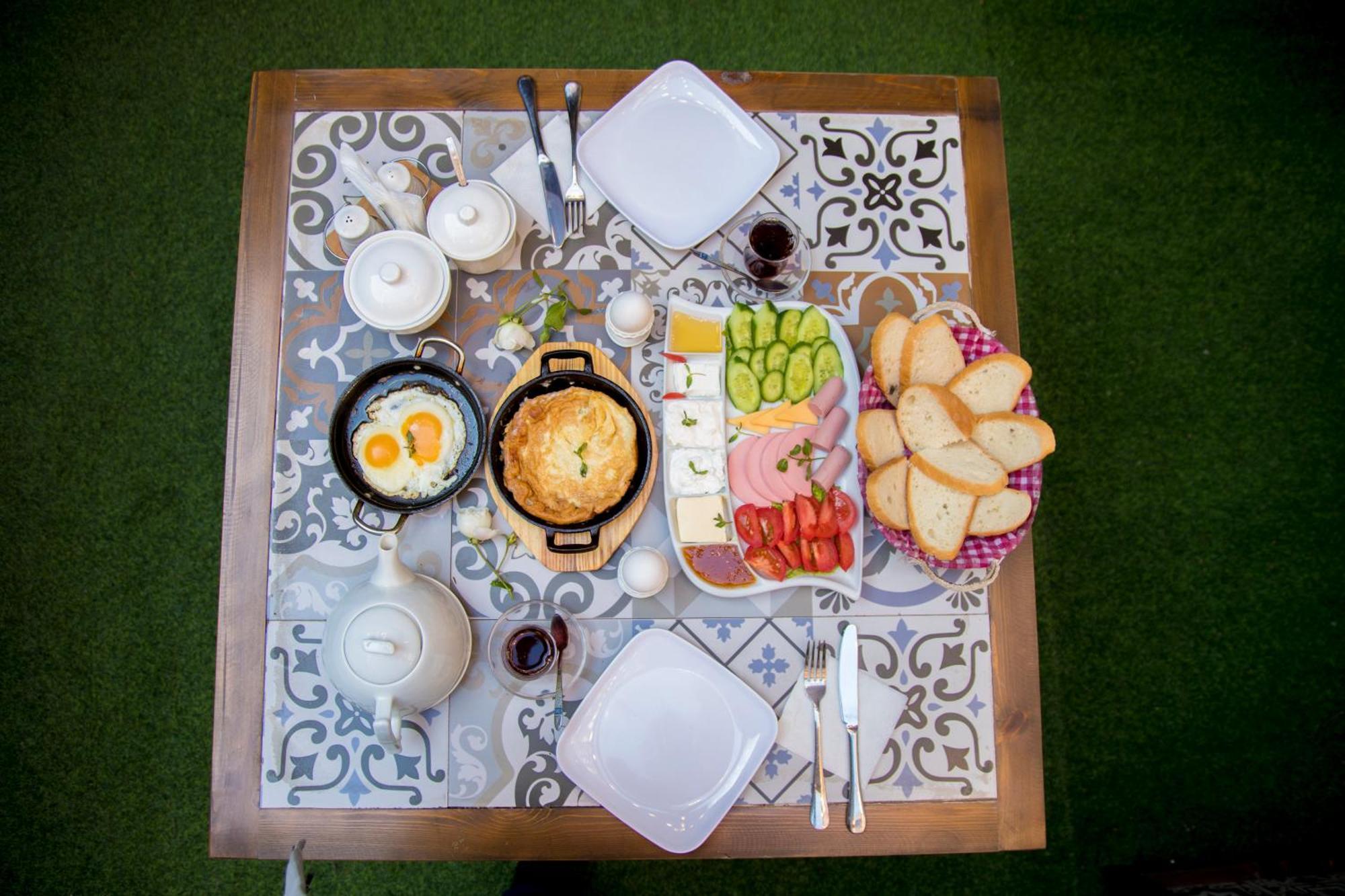 Castello Inn Baku Ngoại thất bức ảnh